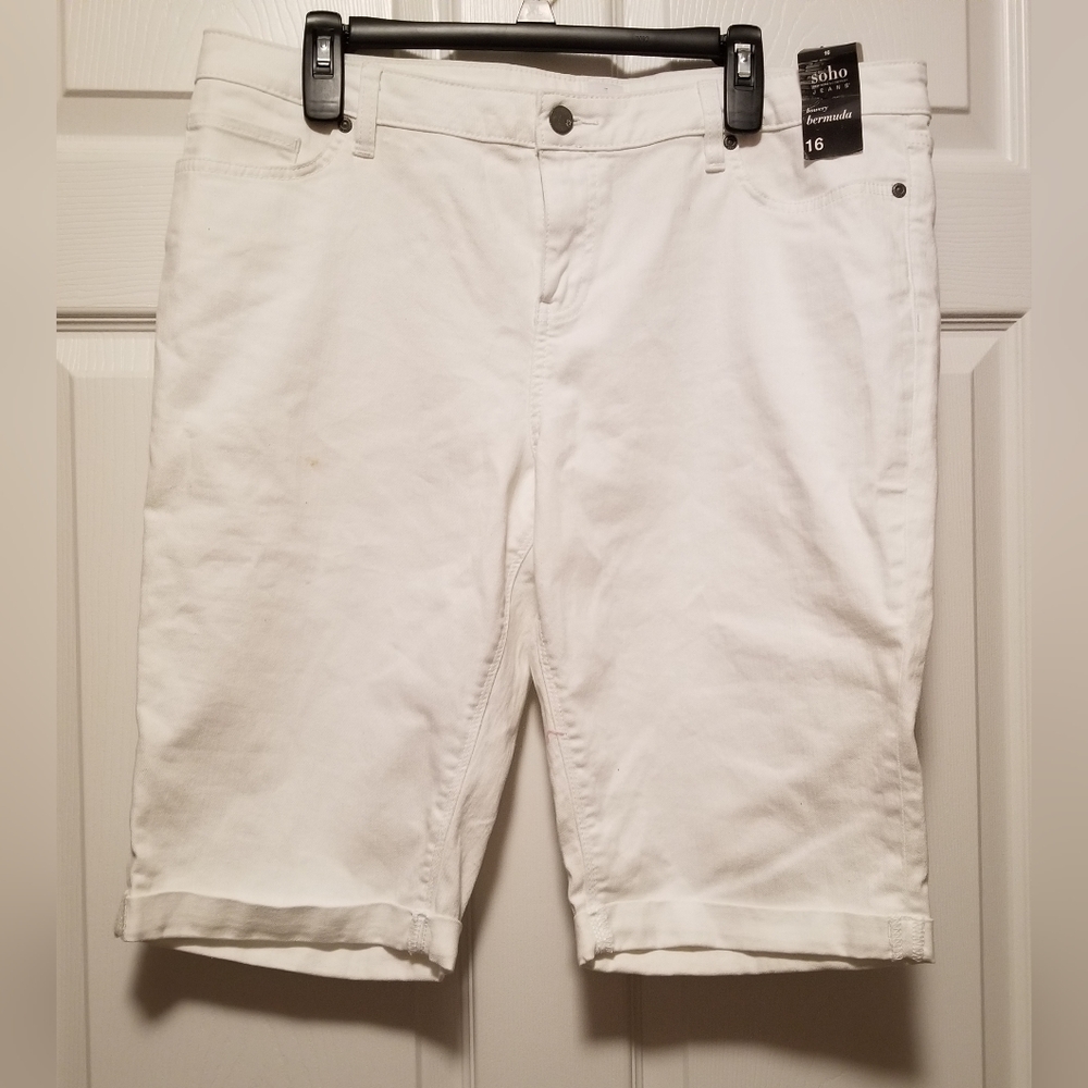 NY & CO SOHO Bermuda Shorts